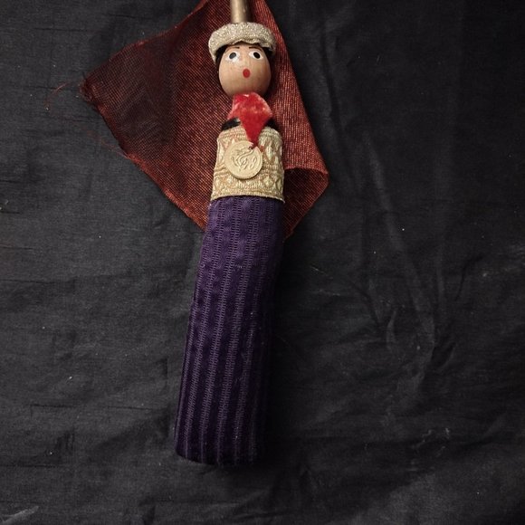 RARE VTG HANDMADE WOOD FACED DOLL ROYALTY SAND FILLED INDIA - Picture 2 of 3